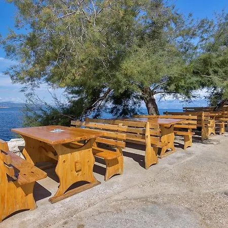 Double Uvala Pokrivenik 2069c Guest house 3*